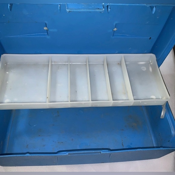 EMCO Blue Plastic Fishing Tackle Box with Handle Fish Stories Compartments - Picture 4 of 11